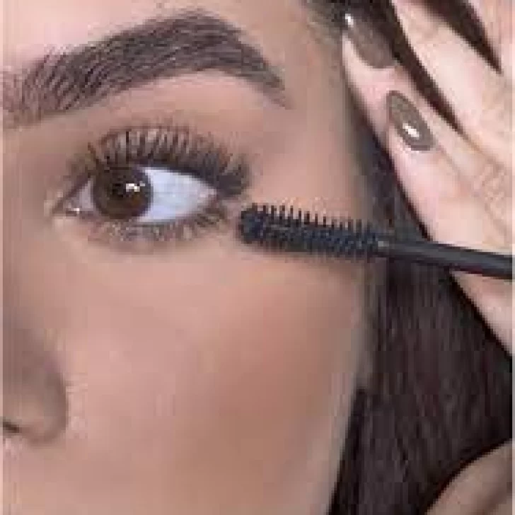 ANMAT prohibió un famoso serum para pestañas y otros productos médicos y de limpieza ANMAT prohibió un famoso serum para pestañas y otros productos médicos y de limpieza