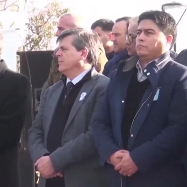 Claudio Vidal encabeza los actos por el Día de la Independencia en Lago Posadas