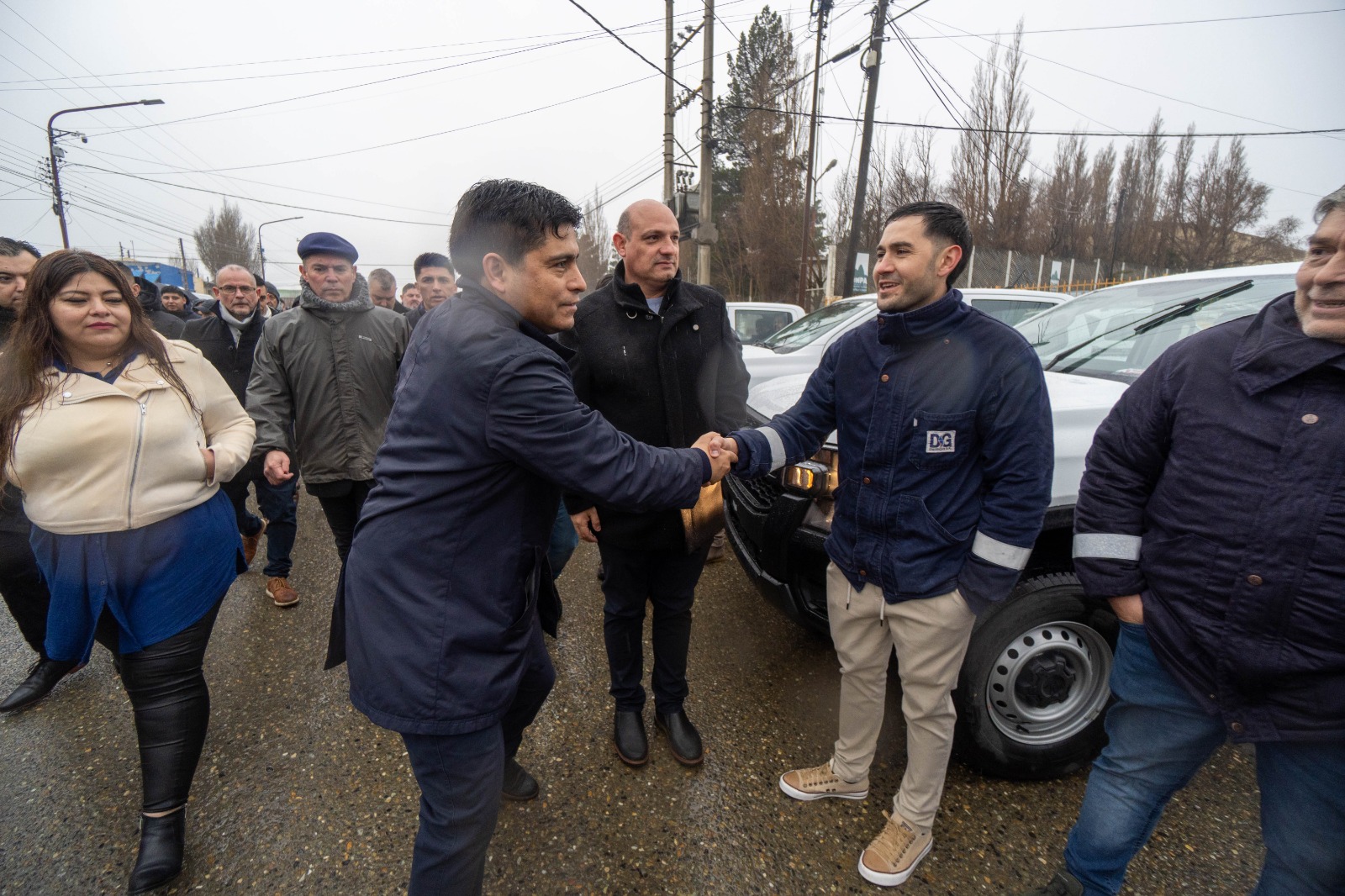 Claudio Vidal entregó 50 camionetas 0KM y un camión a organismos provinciales de Santa Cruz