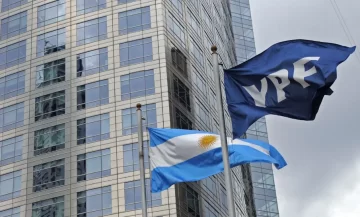 El Gobierno purga “infieles” en la Procuración del Tesoro por filtraciones en la causa YPF El Gobierno purga “infieles” en la Procuración del Tesoro por filtraciones en la causa YPF