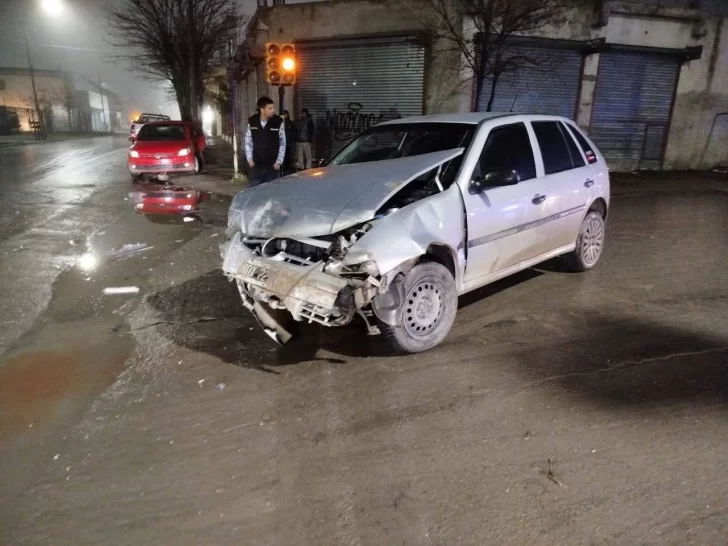 Dos heridos con fracturas en un violento accidente en la madrugada de Pico Truncado