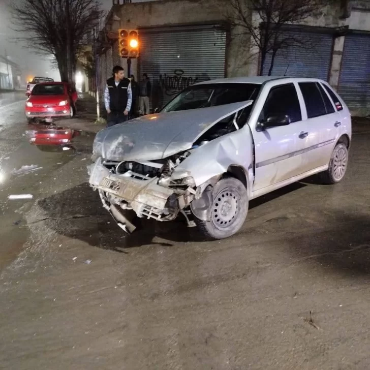Dos heridos con fracturas en un violento accidente en la madrugada de Pico Truncado Dos heridos con fracturas en un violento accidente en la madrugada de Pico Truncado
