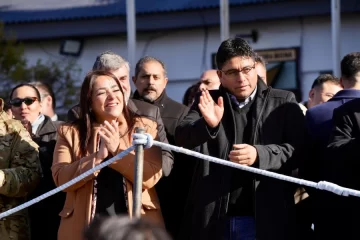 Piedra Buena celebró su 192° aniversario con un mensaje de compromiso y gestión de la intendenta Analía Farías Piedra Buena celebró su 192° aniversario con un mensaje de compromiso y gestión de la intendenta Analía Farías