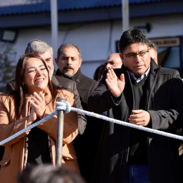 Piedra Buena celebró su 192° aniversario con un mensaje de compromiso y gestión de la intendenta Analía Farías Piedra Buena celebró su 192° aniversario con un mensaje de compromiso y gestión de la intendenta Analía Farías
