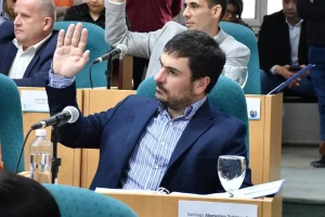 El diputado Santiago Aberastain dijo que “lo primordial es aumentar el sueldo a los trabajadores” El diputado Santiago Aberastain dijo que “lo primordial es aumentar el sueldo a los trabajadores”