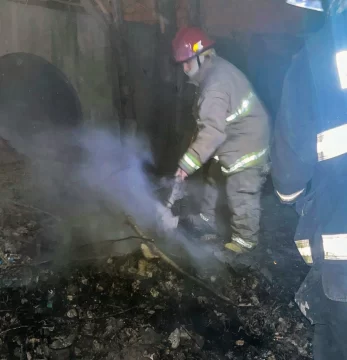 Un principio de incendio en el barrio Belgrano encendió la alarma y movilizó a bomberos Un principio de incendio en el barrio Belgrano encendió la alarma y movilizó a bomberos