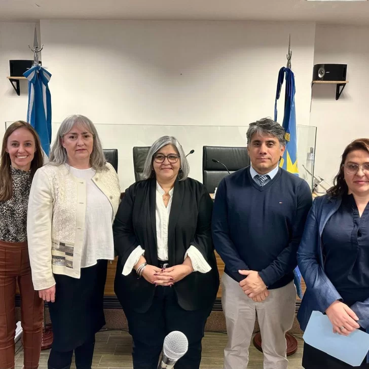 Juraron María Fernanda Tuñón y Gabriela Alejandra Morillo, nuevas secretarias de la Cámara Oral de Río Gallegos Juraron María Fernanda Tuñón y Gabriela Alejandra Morillo, nuevas secretarias de la Cámara Oral de Río Gallegos