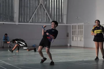 Santa Cruz definió a sus representantes en bádminton para los Juegos Evita nacionales Santa Cruz definió a sus representantes en bádminton para los Juegos Evita nacionales
