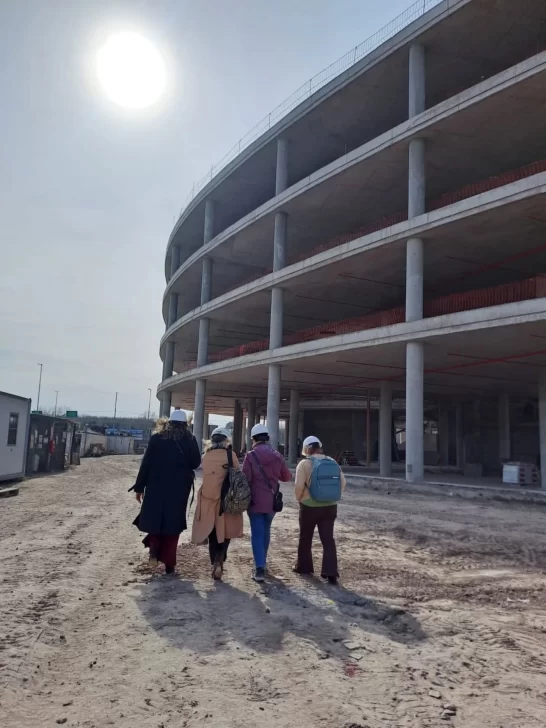  Recorrida de las funcionarias municipales en la obra en La Matanza.