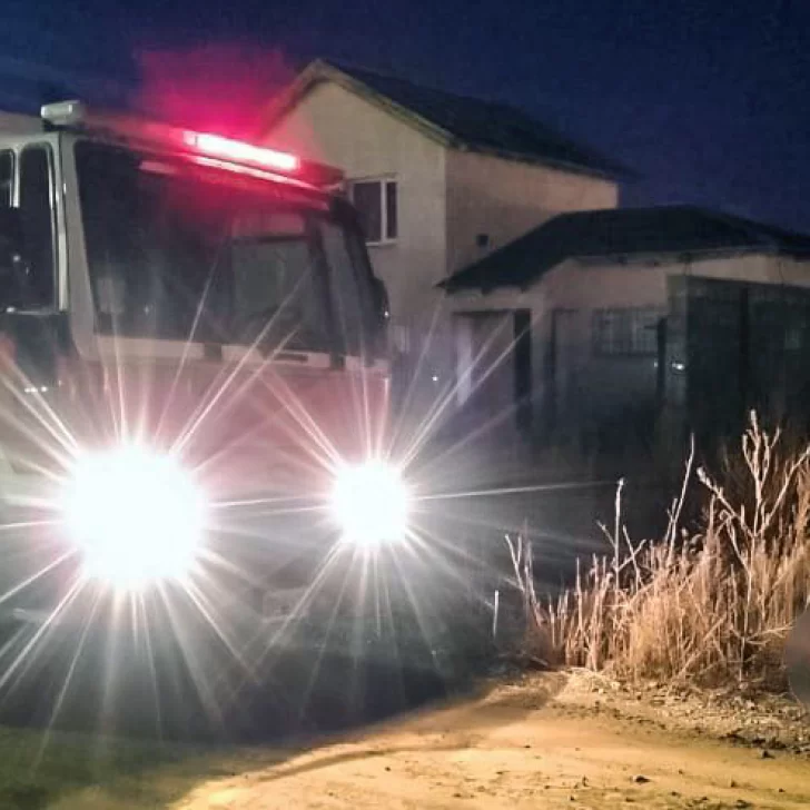 Río Gallegos: un cortocircuito provocó un principio de incendio en un galpón Río Gallegos: un cortocircuito provocó un principio de incendio en un galpón