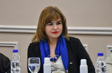 Comerciantes de Caleta Olivia calificaron el cierre de locales como una “emergencia económica” Comerciantes de Caleta Olivia calificaron el cierre de locales como una “emergencia económica”