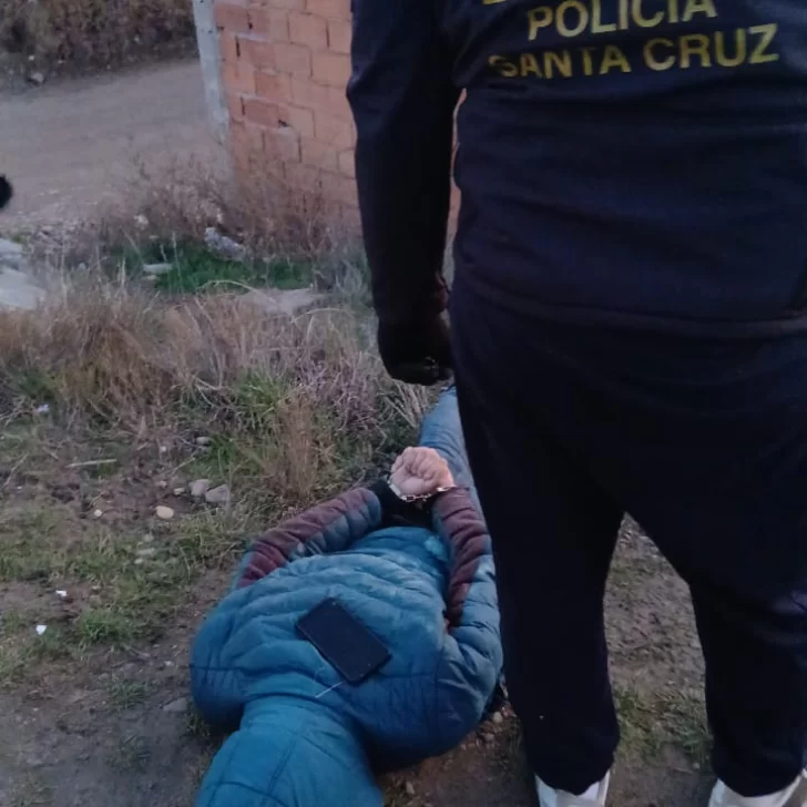 Delincuentes robaron en una obra en construcción y fueron detenidos cuando escapaban Delincuentes robaron en una obra en construcción y fueron detenidos cuando escapaban