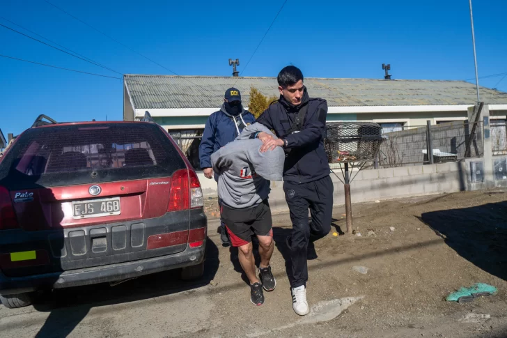 Dos jóvenes detenidos y una CPU secuestrada tras el robo que se registró en el Tribunal de Cuentas