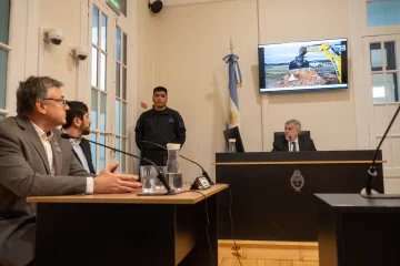 Investigan por daño agravado al extitular de Vialidad Nacional por derribar el monumento a Osvaldo Bayer Investigan por daño agravado al extitular de Vialidad Nacional por derribar el monumento a Osvaldo Bayer