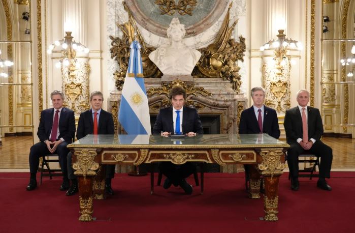  Milei busca “amurallar el déficit cero”.