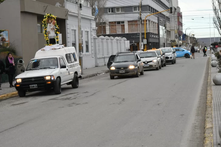  La caravana inició su recorrido en la Catedral 