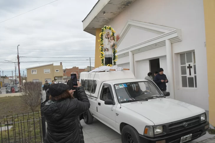  El recorrido de la caravana concluyó en el Santuario San Cayetano. Foto: José Silva/La Opinión Austral