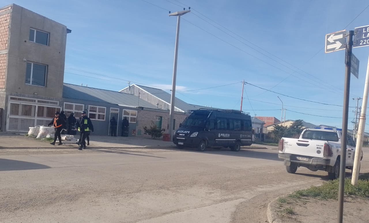  Otro de los allanamientos del martes. (FOTO: GENTILEZA ALBERTO QUINTANAL).