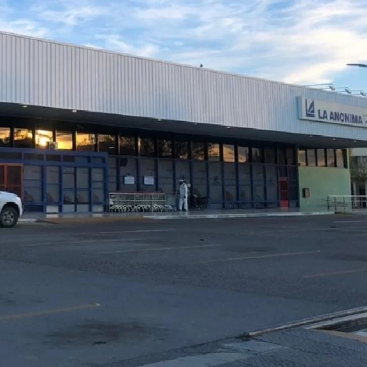 Atraparon a una “mechera” que intentaba robar ropa de un supermercado Atraparon a una “mechera” que intentaba robar ropa de un supermercado