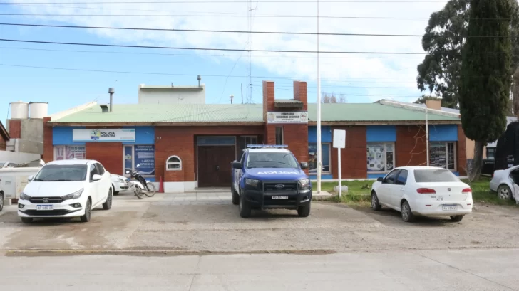 Acusado de abusar de su hijastra fue golpeado por otros detenidos en una comisaría de Santa Cruz