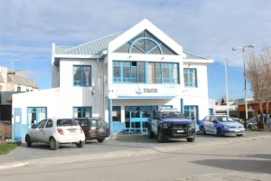 Una pareja detenida tras robo en la casa de un empleado petrolero: sustrajeron un auto y chocaron en el centro