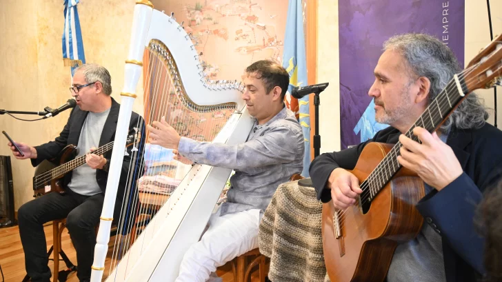 El arpista Cristian Romero brindó concierto en Casa de Santa Cruz