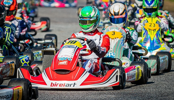ROTAX: Thiago Díaz peleó hasta el final en Buenos Aires, pero una sanción lo dejó séptimo en la Senior Max