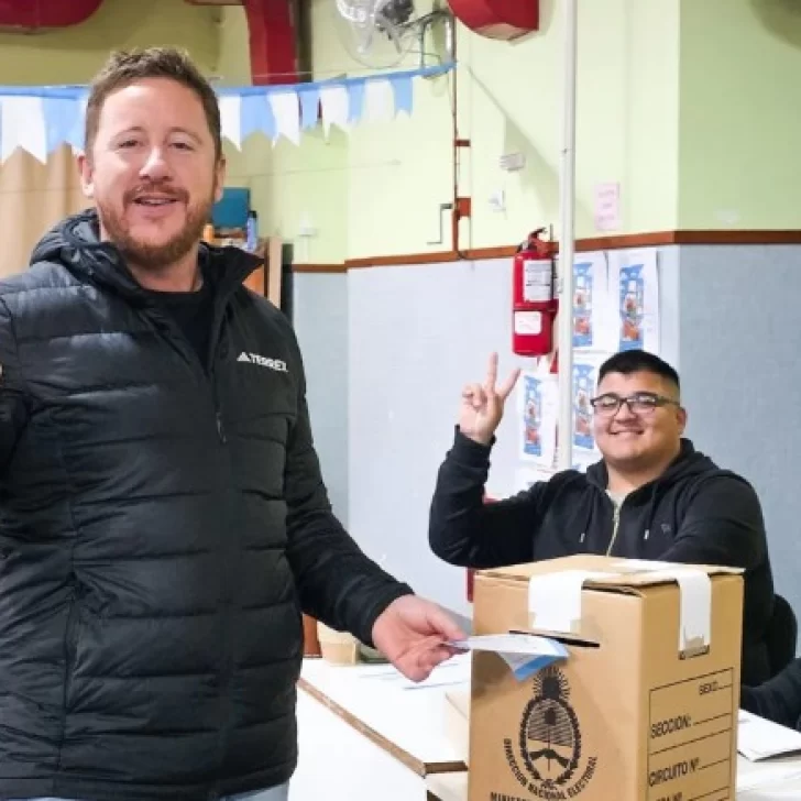 Interna del PJ: Bowen felicitó a Luque y dijo que militará de cara al 26 de octubre Interna del PJ: Bowen felicitó a Luque y dijo que militará de cara al 26 de octubre