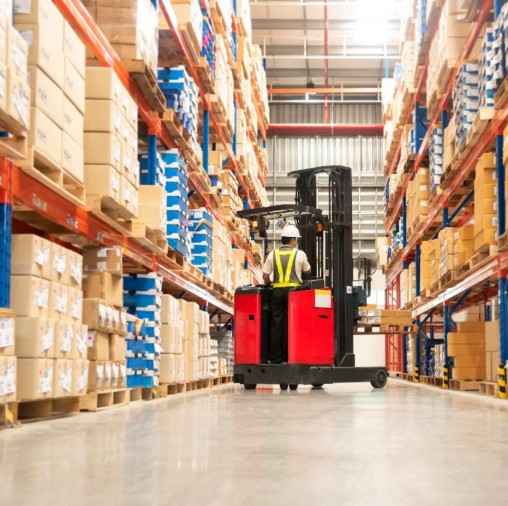  Los mayoristas suelen ser los primeros en remarcar los aumentos de las compañías alimenticias.