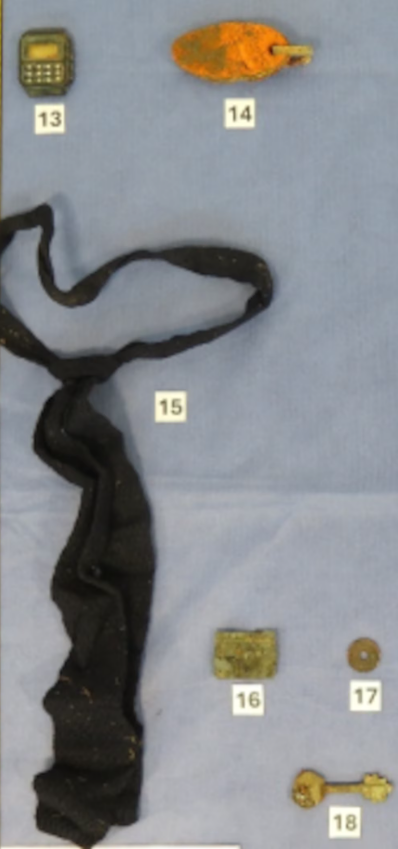  Las pertenencias de Diego que encontraron junto al cadáver.