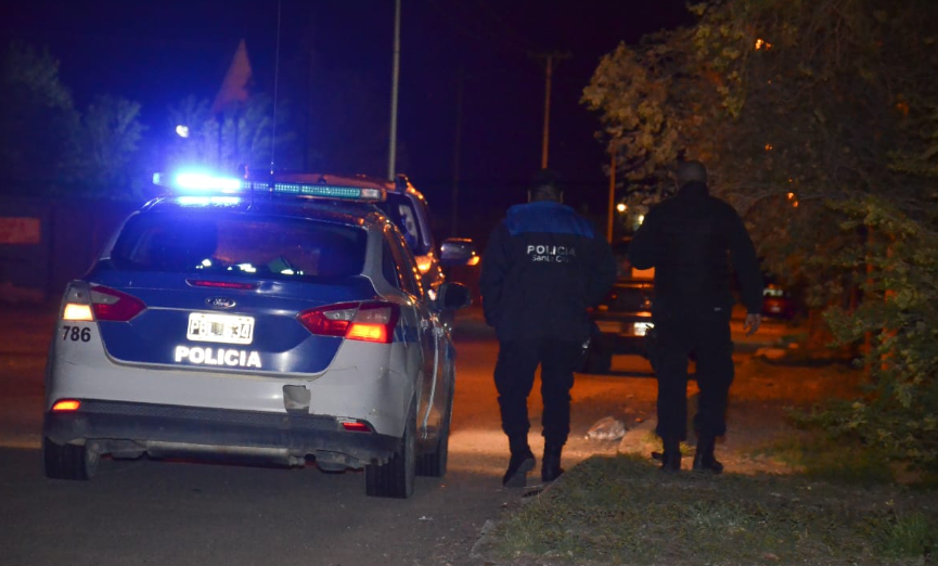  La Policía realizó rastrillajes en la zona pero con resultados negativos. (FOTO: LA OPINIÓN AUSTRAL)