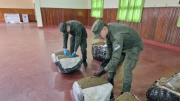 Secuestraron casi 105 kilos de marihuana que tenían como destino final a la provincia de Santa Cruz Secuestraron casi 105 kilos de marihuana que tenían como destino final a la provincia de Santa Cruz
