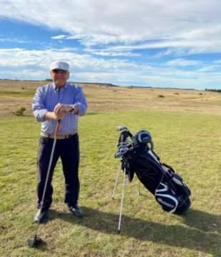 El presidente del Río Gallegos Golf Club recordó a “Lalo” Harris: “Hasta el final estuvo conectado con el club” El presidente del Río Gallegos Golf Club recordó a “Lalo” Harris: “Hasta el final estuvo conectado con el club”
