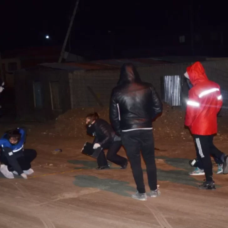 Dispararon contra una vivienda y un auto en barrio Los Pinos de Caleta Olivia Dispararon contra una vivienda y un auto en barrio Los Pinos de Caleta Olivia