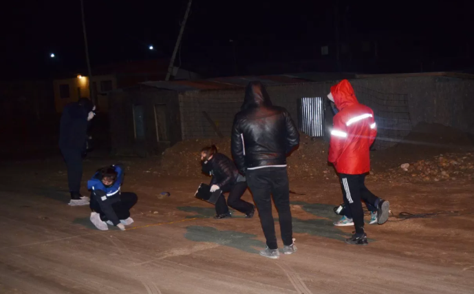 Dispararon contra una vivienda y un auto en barrio Los Pinos de Caleta Olivia