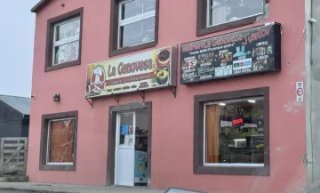 Destrozaron una vidriera y se llevaron dinero y mercadería por más de medio millón de pesos Destrozaron una vidriera y se llevaron dinero y mercadería por más de medio millón de pesos