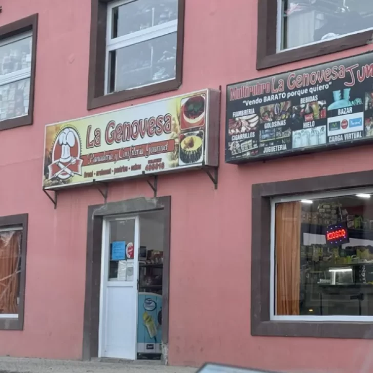 Destrozaron una vidriera y se llevaron dinero y mercadería por más de medio millón de pesos Destrozaron una vidriera y se llevaron dinero y mercadería por más de medio millón de pesos