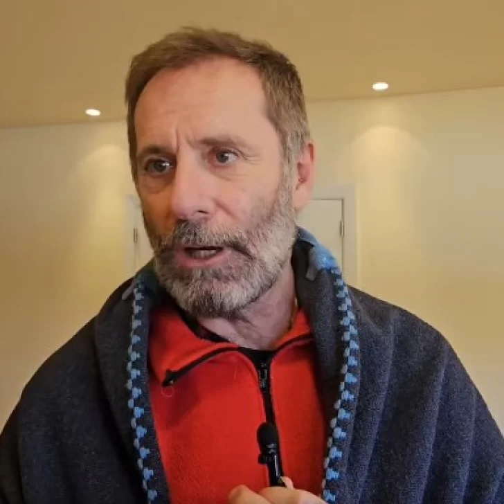 Juan Carlos Molina aclaró que el Obispo le dijo: “Te doy permiso mientras dure la campaña” Juan Carlos Molina aclaró que el Obispo le dijo: “Te doy permiso mientras dure la campaña”