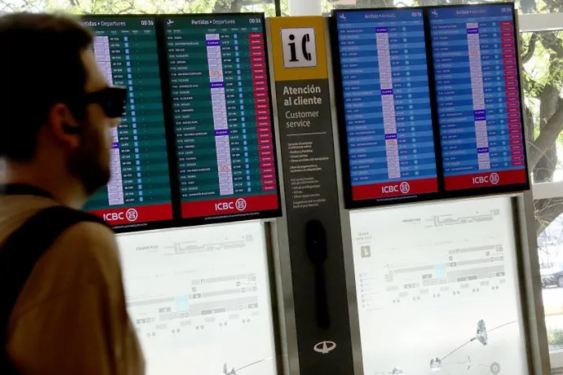 Aerolíneas Argentinas cancelará 46 vuelos este domingo por paro de controladores: Qué vuelos se verán afectados y horarios de la semana