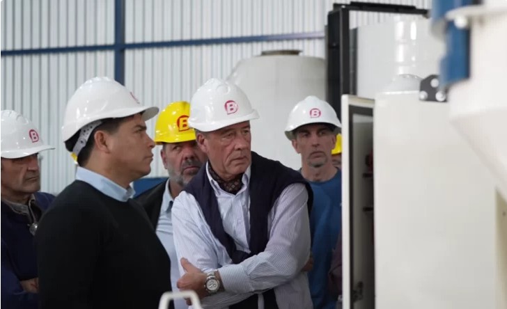  Claudio Vidal y Enrique Jamieson, representante de la FIAS.