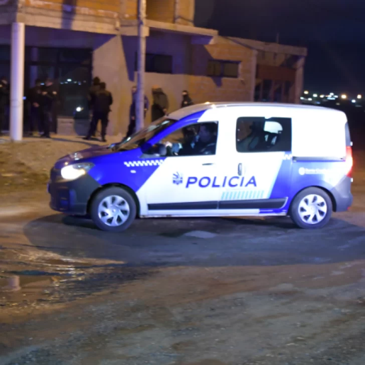 Río Gallegos: desvalijaron un galpón de la avenida Asturias y buscan a los responsables Río Gallegos: desvalijaron un galpón de la avenida Asturias y buscan a los responsables