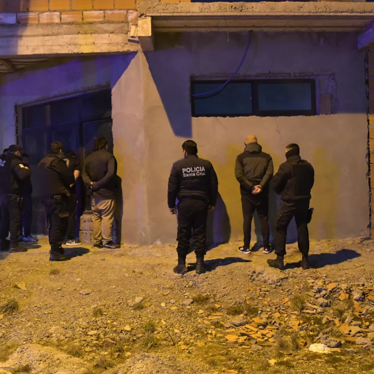 Demoraron a un preso con salidas transitorias por amenazar con un arma a un repartidor de agua en Río Gallegos Demoraron a un preso con salidas transitorias por amenazar con un arma a un repartidor de agua en Río Gallegos