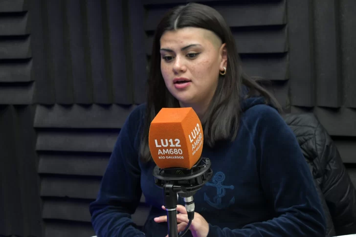  Daiana Reveco, defensora.