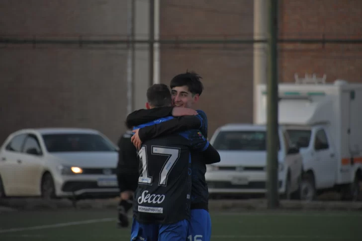 Bancruz goleó 7–0 a Argentinos del Sur y va a la final: regreso con gol de Maxi Cerato y duelo con UPP a la vista