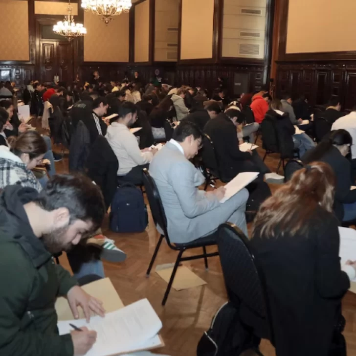 Residencias médicas: ninguno de los 117 aspirantes que rindieron el segundo examen por sospechas de fraude logró revalidar su nota original Residencias médicas: ninguno de los 117 aspirantes que rindieron el segundo examen por sospechas de fraude logró revalidar su nota original