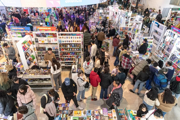 FERIA-DEL-LIBRO-DE-COMODORO-RIVADAVIA-2025-2-728x485