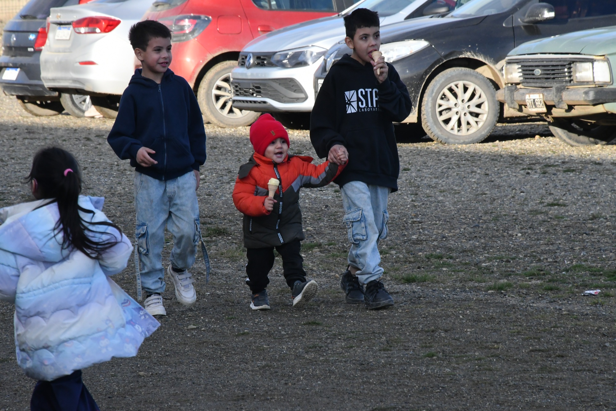  Los niños disfrutaron s los helados soft. Foto: José Silva/La Opinión Austral