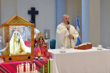 Devotos celebraron a la virgen de Urkupiña en Río Gallegos Devotos celebraron a la virgen de Urkupiña en Río Gallegos