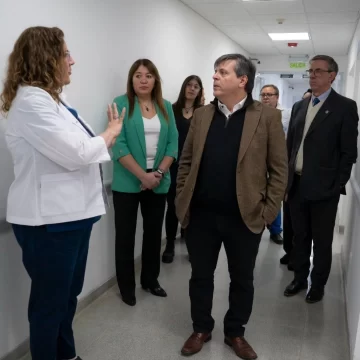 Leguizamón recorrió el CEMNPA y reafirmó el compromiso con el sistema de salud Leguizamón recorrió el CEMNPA y reafirmó el compromiso con el sistema de salud