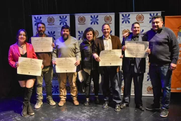 UTN entregó los siete primeros títulos a graduados de El Calafate UTN entregó los siete primeros títulos a graduados de El Calafate
